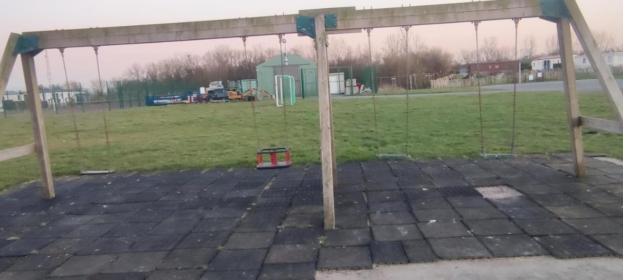 Przytulny domek holenderski z podgrzewanym odkrytym basenem do dyspozycji gości De Haan Zewnętrze zdjęcie