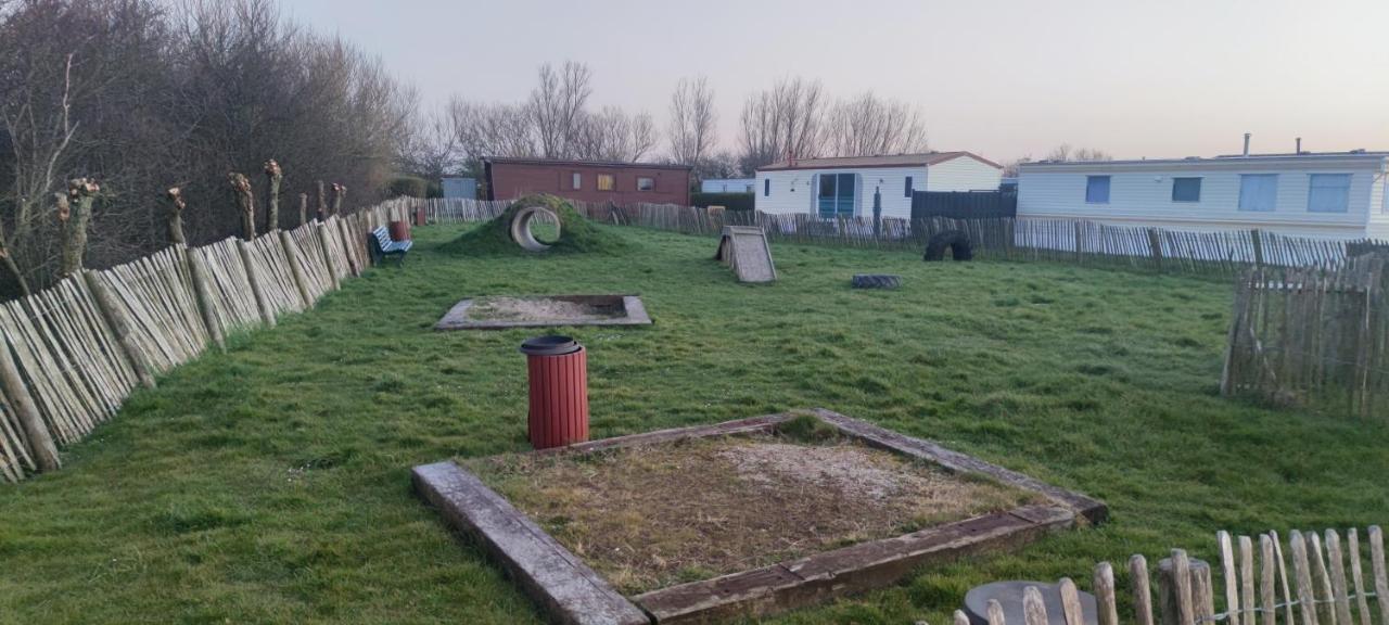 Przytulny domek holenderski z podgrzewanym odkrytym basenem do dyspozycji gości De Haan Zewnętrze zdjęcie